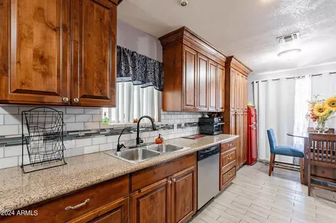 Kitchen - 2022 W Aster Dr, Phoenix, AZ 85029 photo 1 of 2