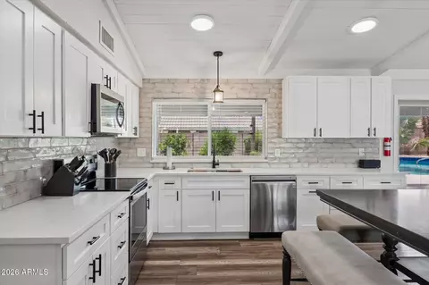 Kitchen - 502 E Le Marche Ave, Phoenix, AZ 85022 photo 3 of 4