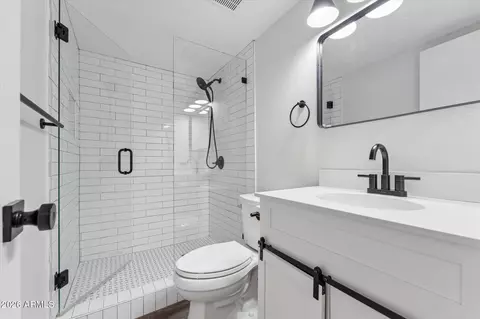 Bath - 502 E Le Marche Ave, Phoenix, AZ 85022 photo 3 of 3