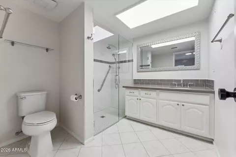 Bath - 502 E Le Marche Ave, Phoenix, AZ 85022 photo 1 of 3