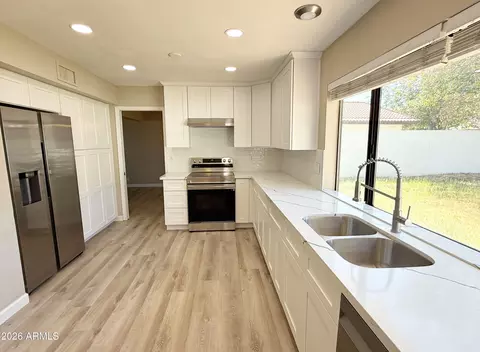 Kitchen - 1529 Edgewater Dr, Tempe, AZ 85283 photo 4 of 4