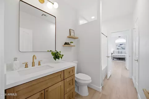 Bath - 2712 E Anderson Dr, Phoenix, AZ 85032 photo 2 of 3