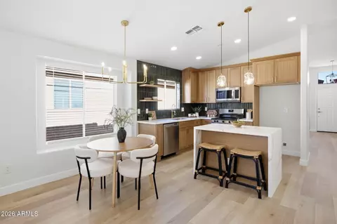 Kitchen - 2712 E Anderson Dr, Phoenix, AZ 85032 photo 4 of 4