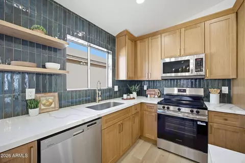 Kitchen - 2712 E Anderson Dr, Phoenix, AZ 85032 photo 3 of 4