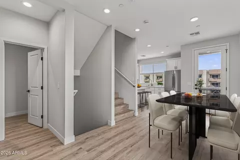 Entry Way - 2601 E Clarendon Ave #13, Phoenix, AZ 85016 photo 4 of 9