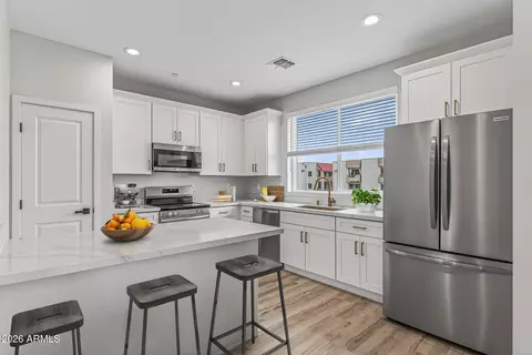 Kitchen - 2601 E Clarendon Ave #13, Phoenix, AZ 85016 photo 1 of 2