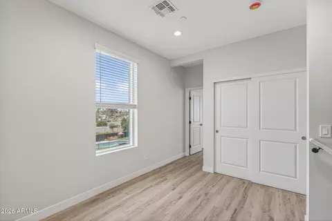 Entry Way - 2601 E Clarendon Ave #13, Phoenix, AZ 85016 photo 8 of 9