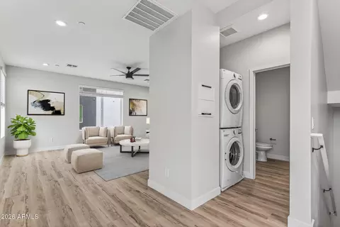 Entry Way - 2601 E Clarendon Ave #13, Phoenix, AZ 85016 photo 6 of 9