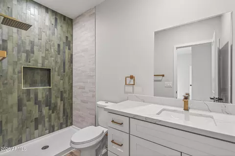 Bath - 2601 E Clarendon Ave #13, Phoenix, AZ 85016 photo 2 of 3