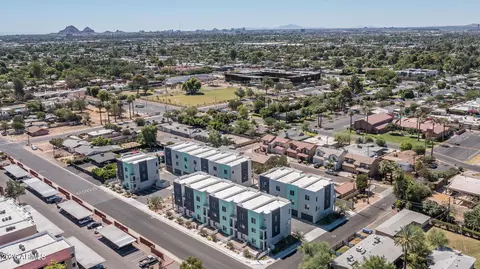 View/Area - 2601 E Clarendon Ave #13, Phoenix, AZ 85016 photo 2 of 2