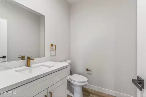 Bath - 2601 E Clarendon Ave #13, Phoenix, AZ 85016 photo 1 of 3
