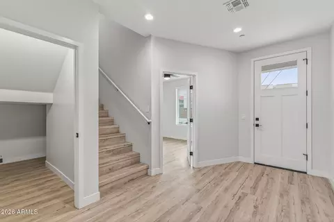 Entry Way - 2601 E Clarendon Ave #13, Phoenix, AZ 85016 photo 2 of 9