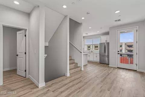 Entry Way - 2601 E Clarendon Ave #13, Phoenix, AZ 85016 photo 5 of 9