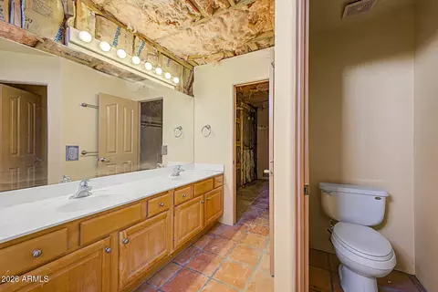 Bath - 407 E Honda Bow Rd, Phoenix, AZ 85086 photo 1 of 3