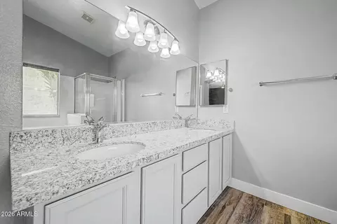 Bath - 1348 E Libby St, Phoenix, AZ 85022 photo 1 of 3