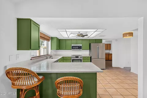 Kitchen - 15420 N 29th Ave, Phoenix, AZ 85053 photo 2 of 4