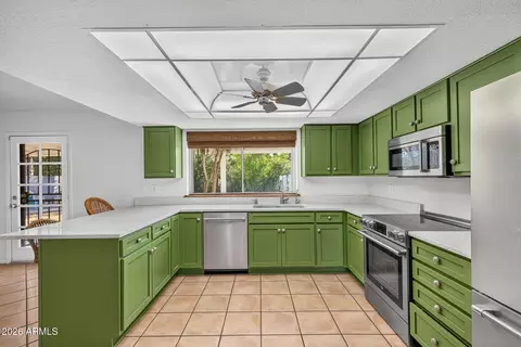 Kitchen - 15420 N 29th Ave, Phoenix, AZ 85053 photo 4 of 4