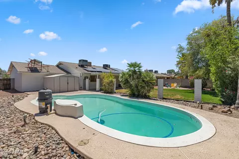 Exterior - 15420 N 29th Ave, Phoenix, AZ 85053 photo 6 of 8