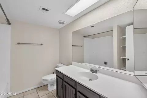 Bath - 15420 N 29th Ave, Phoenix, AZ 85053 photo 1 of 4