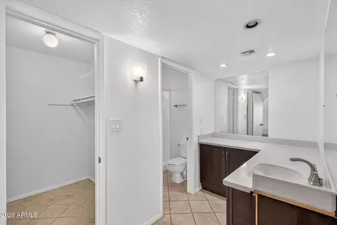 Bath - 15420 N 29th Ave, Phoenix, AZ 85053 photo 2 of 4