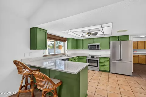 Kitchen - 15420 N 29th Ave, Phoenix, AZ 85053 photo 3 of 4