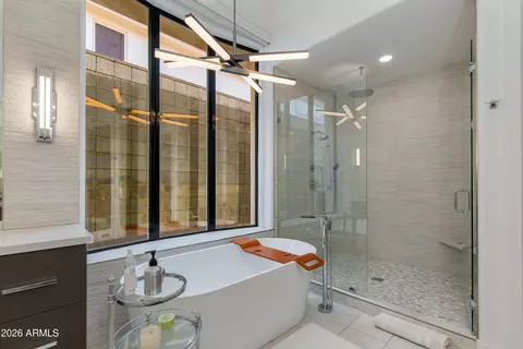 Bath - 6533 N 29th St, Phoenix, AZ 85016 photo 1 of 4