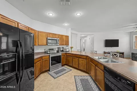 Kitchen - 4116 E Cathy Dr, Gilbert, AZ 85296 photo 3 of 4