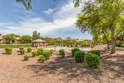 Exterior - 4116 E Cathy Dr, Gilbert, AZ 85296 photo 6 of 14