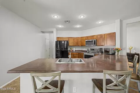 Kitchen - 4116 E Cathy Dr, Gilbert, AZ 85296 photo 2 of 4