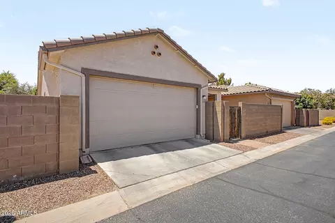 Exterior - 4116 E Cathy Dr, Gilbert, AZ 85296 photo 11 of 14