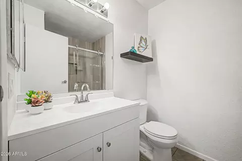 Bath - 3511 E Baseline Rd #1237, Phoenix, AZ 85042 photo 2 of 4