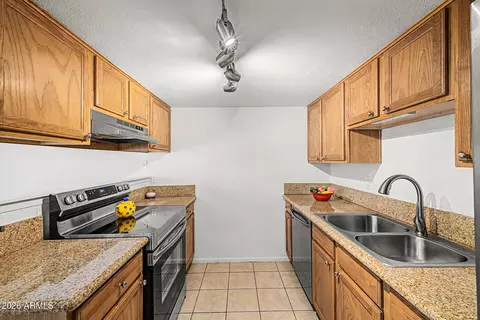 Kitchen - 3511 E Baseline Rd #1237, Phoenix, AZ 85042 photo 1 of 4