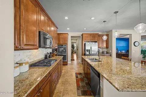 Kitchen - 10561 E Pivitol Ave, Mesa, AZ 85212 photo 3 of 4