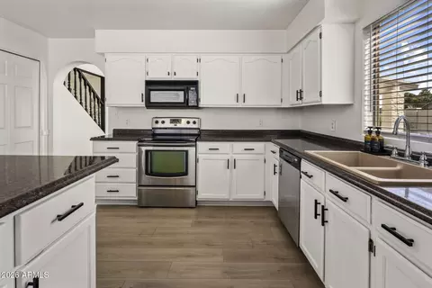 Kitchen - 441 S Maple -- #16, Mesa, AZ 85206 photo 3 of 5