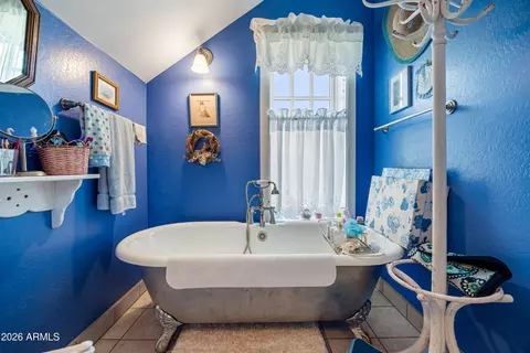 Bath - 184 S 1st E St, Snowflake, AZ 85937 photo 2 of 6