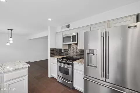 Kitchen - 4717 E Winston Dr, Phoenix, AZ 85044 photo 5 of 5