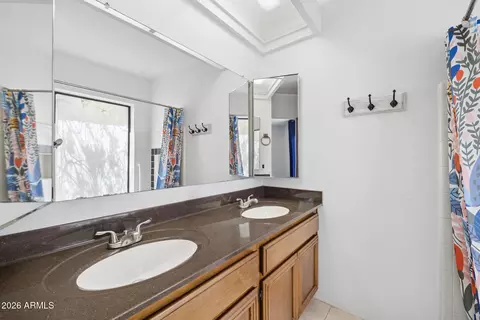 Bath - 4717 E Winston Dr, Phoenix, AZ 85044 photo 2 of 4