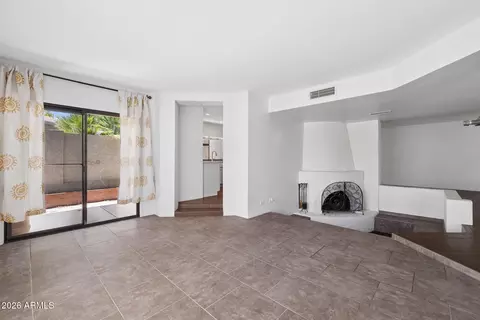 Living - 4717 E Winston Dr, Phoenix, AZ 85044 photo 2 of 5