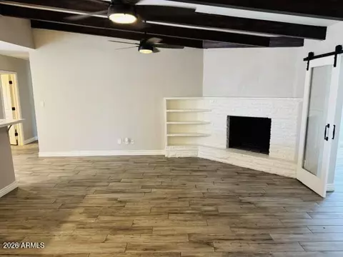 Living - 5320 E Thomas Rd, Phoenix, AZ 85018 photo 2 of 4