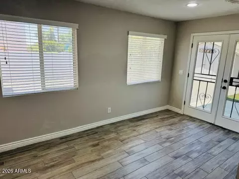 Living - 5320 E Thomas Rd, Phoenix, AZ 85018 photo 4 of 4