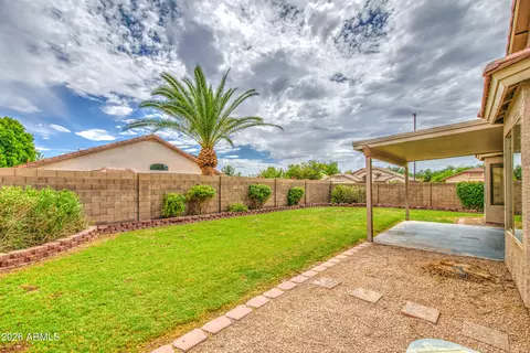 Exterior - 2233 E Rawhide St, Gilbert, AZ 85296 photo 2 of 4