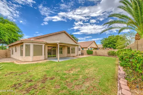 Exterior - 2233 E Rawhide St, Gilbert, AZ 85296 photo 3 of 4