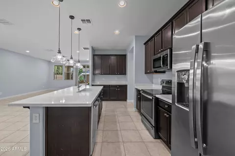 Kitchen - 9812 E Radioactive Dr, Mesa, AZ 85212 photo 4 of 4