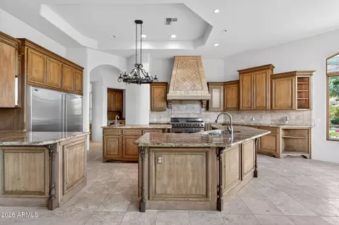 Kitchen - 1611 E Desert Willow Dr, Phoenix, AZ 85048 photo 5 of 7