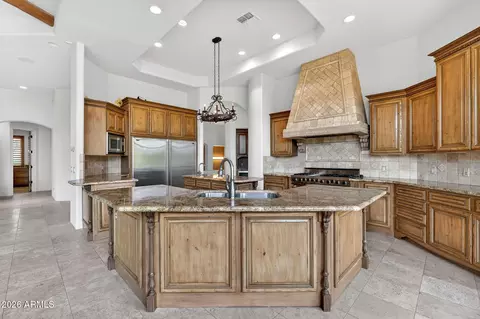 Kitchen - 1611 E Desert Willow Dr, Phoenix, AZ 85048 photo 4 of 7
