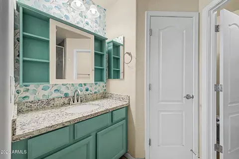Bath - 4035 E Windsor Dr, Gilbert, AZ 85296 photo 1 of 3