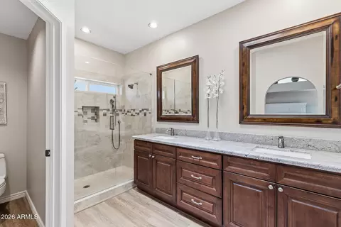 Bath - 4113 E Paradise Dr, Phoenix, AZ 85028 photo 1 of 4