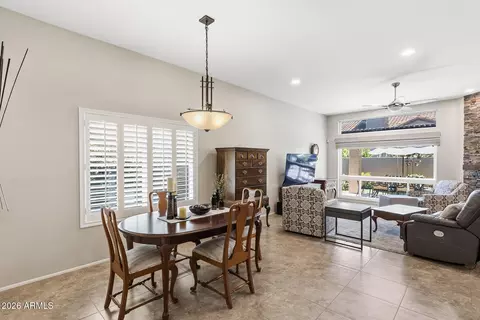 Dining - 4113 E Paradise Dr, Phoenix, AZ 85028 photo 1 of 3