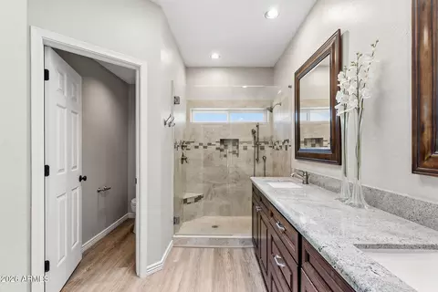 Bath - 4113 E Paradise Dr, Phoenix, AZ 85028 photo 2 of 4