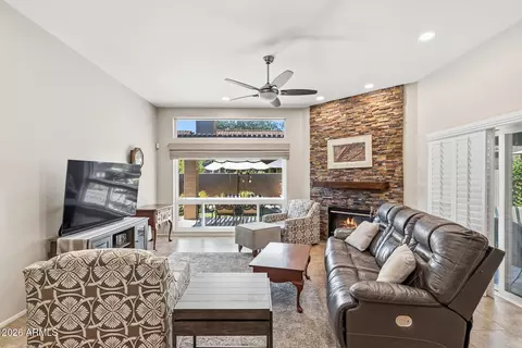 Living - 4113 E Paradise Dr, Phoenix, AZ 85028 photo 1 of 4